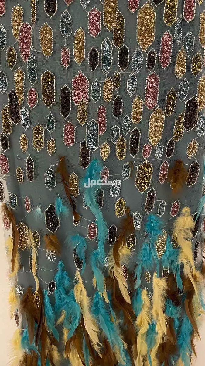فستان نسائي للسهرة  مستعمل مرة واحدة فقط للبيع علماً بأن سعره الاصلي عند الشراء 600 ﷼ و المطلوب الان 300﷼ فقط المقاس L الخصر 32 و الصدر 36