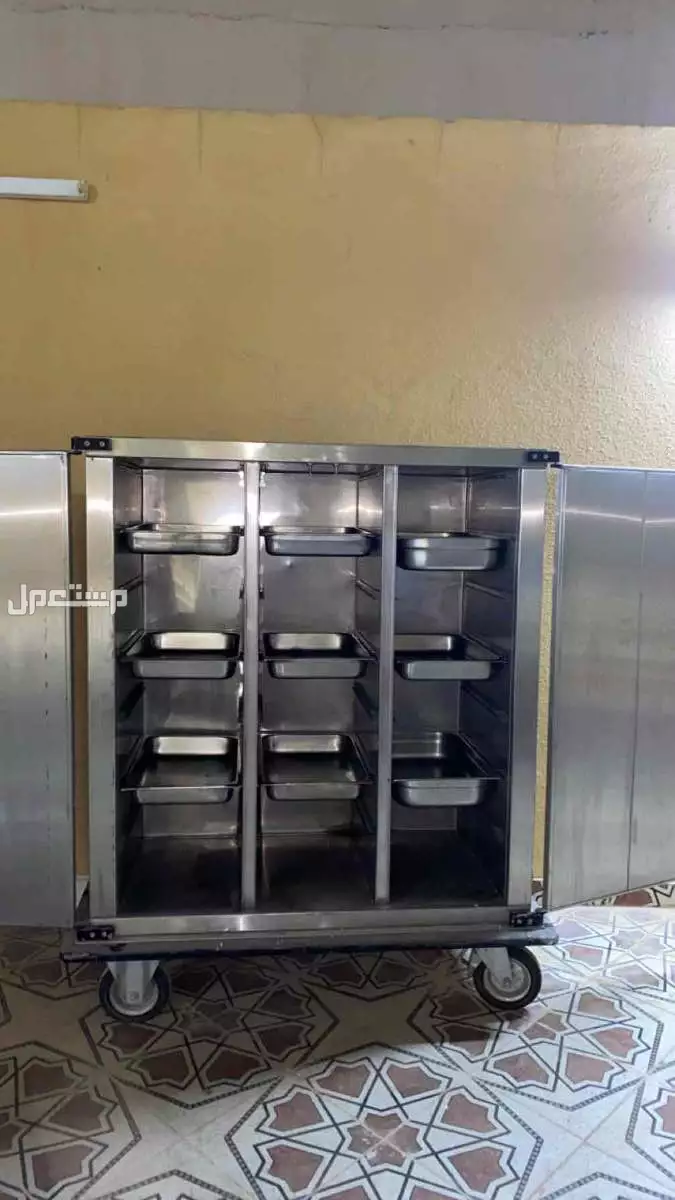 فرن حافظ طعام للمطاعم شرط شغال الماني في عرعر بسعر 3 آلاف ريال سعودي