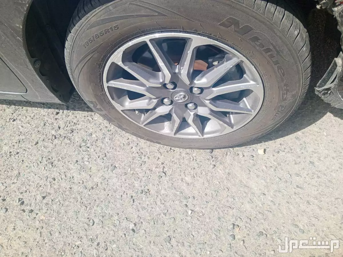 للبيع جنوط بكفرات تويوتا يارس 100