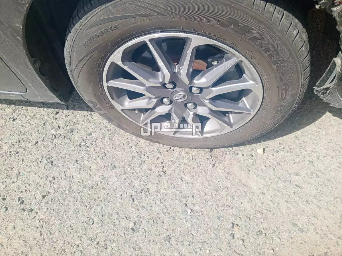 للبيع جنوط بكفرات تويوتا يارس 100