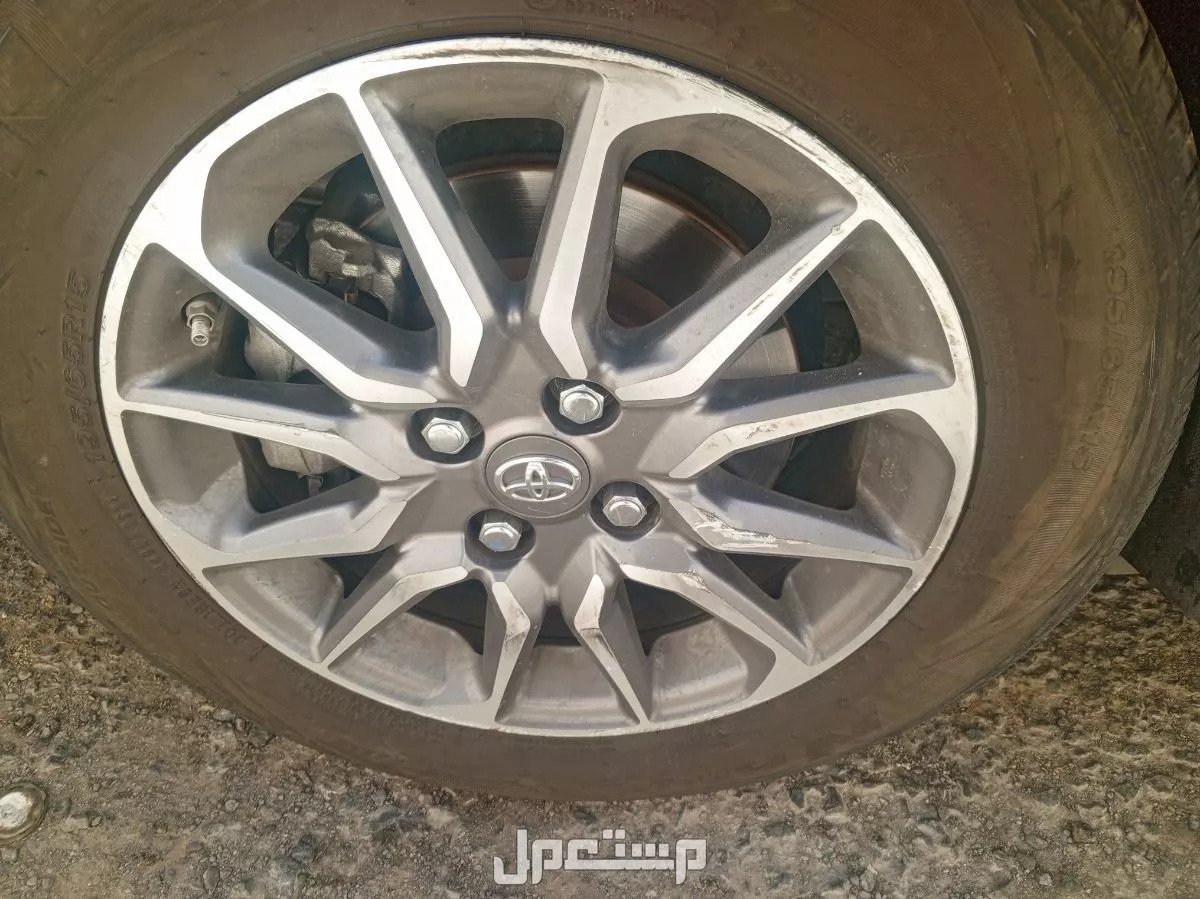 للبيع جنوط بكفرات تويوتا يارس 100