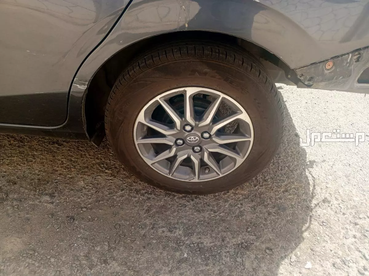 للبيع جنوط بكفرات تويوتا يارس 100