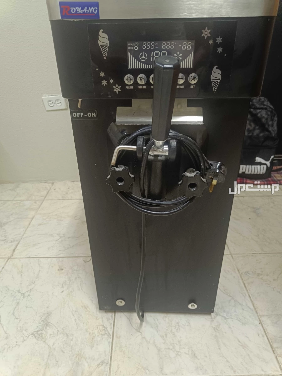 ماكينة آيس كريم ROYANG نظيفة في الجبيل بسعر 4 آلاف ريال سعودي