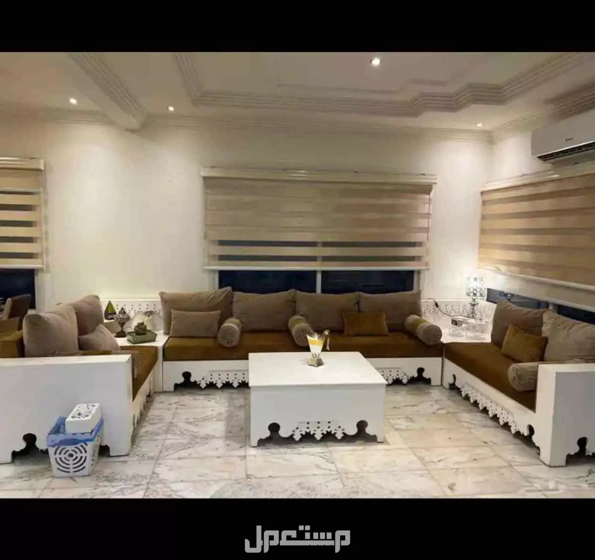 كنب مغربي شبه جديد بسعر 500 والصامل ما اقصر معه