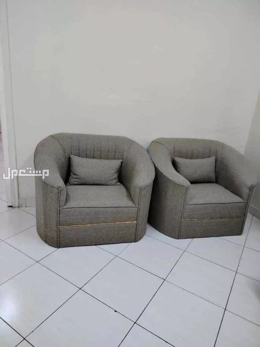 كنب نظيف وجديد غير مستعمل ب300 ريال