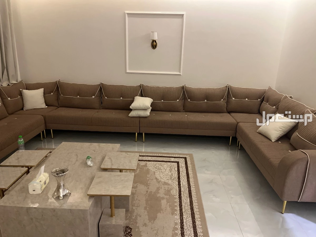 للبيع كنب مجلس 5*6 نظيف  في الرياض بسعر 3000 ريال سعودي