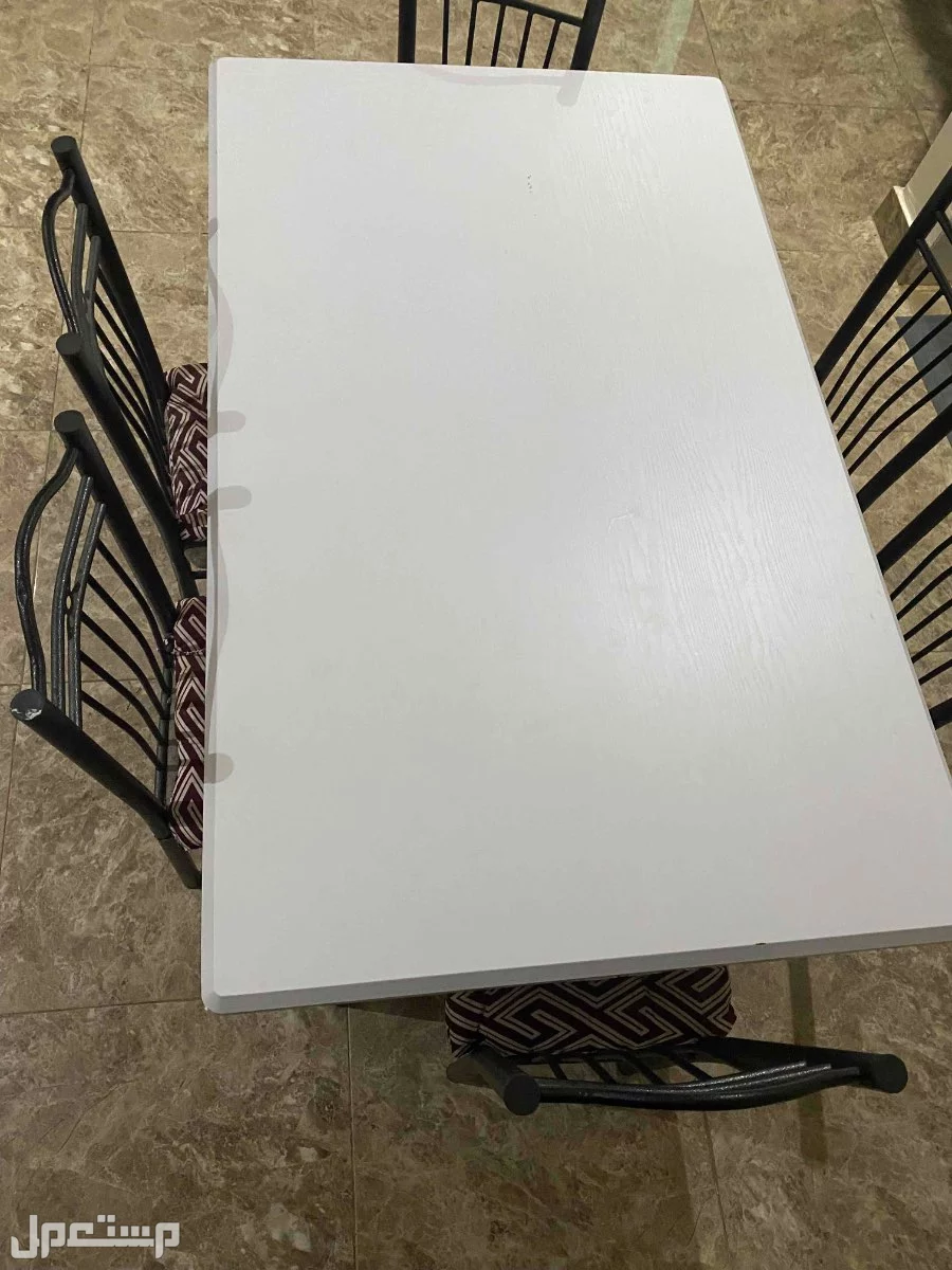 طاولة طعام بست كراسي في العيدابى بسعر 400 ريال سعودي