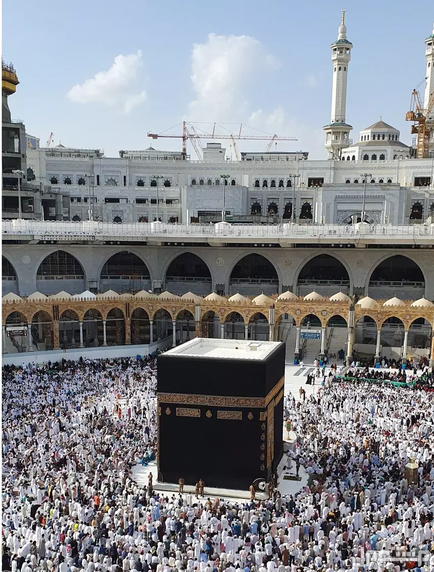 9 أخطاء يقع فيها الحجاج: مبطلات الحج للرجال والنساء احذرها محظورات الحج 2025 - 1446