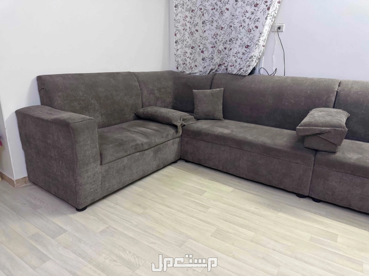 للبيع كنب مستعمل 9 قطع جده الاجاويد