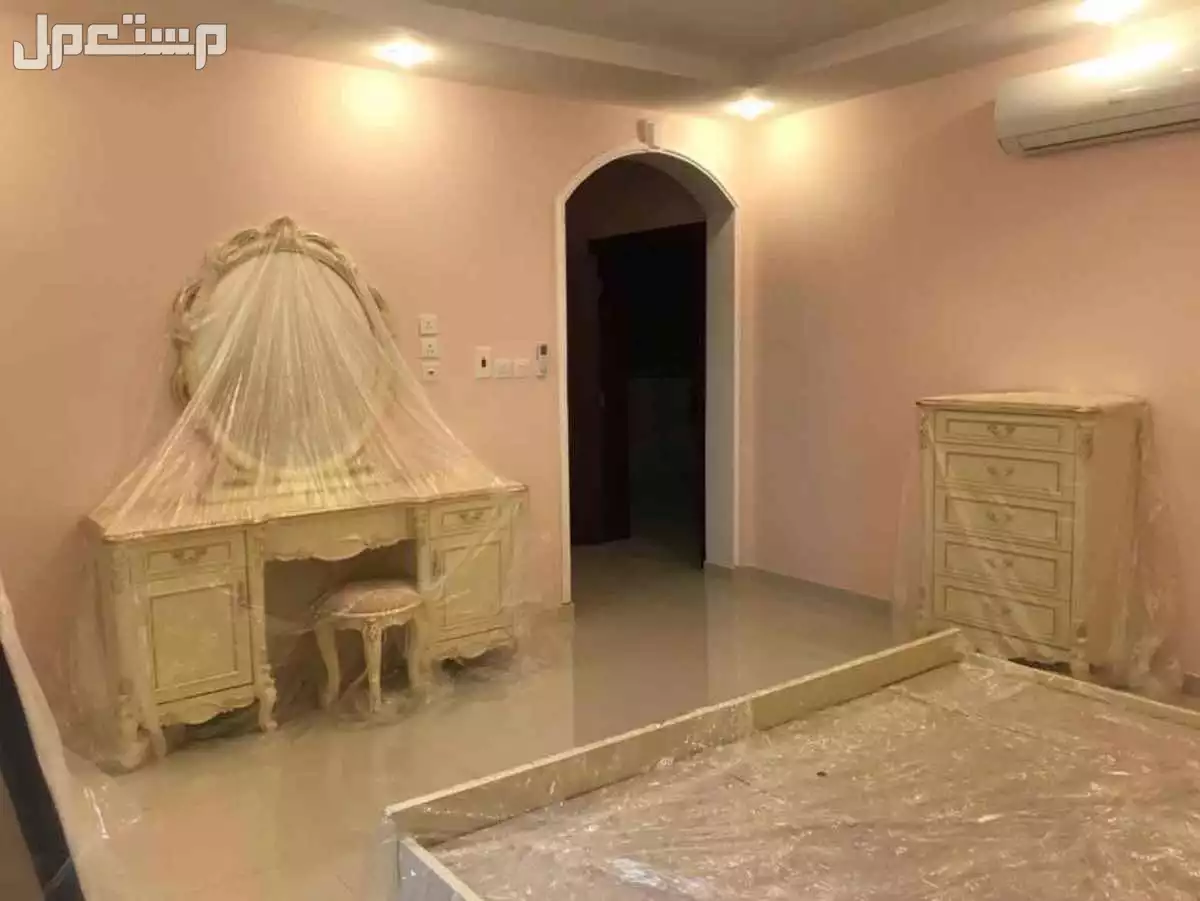 للبيع – غرفة نوم كلاسيكية متكاملة من "المطلق"