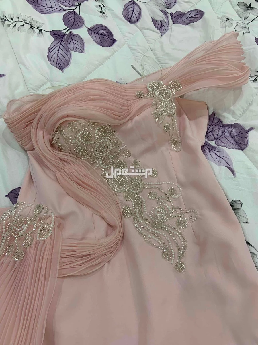 فستان اعراس وحفلات لون وردي ناعم