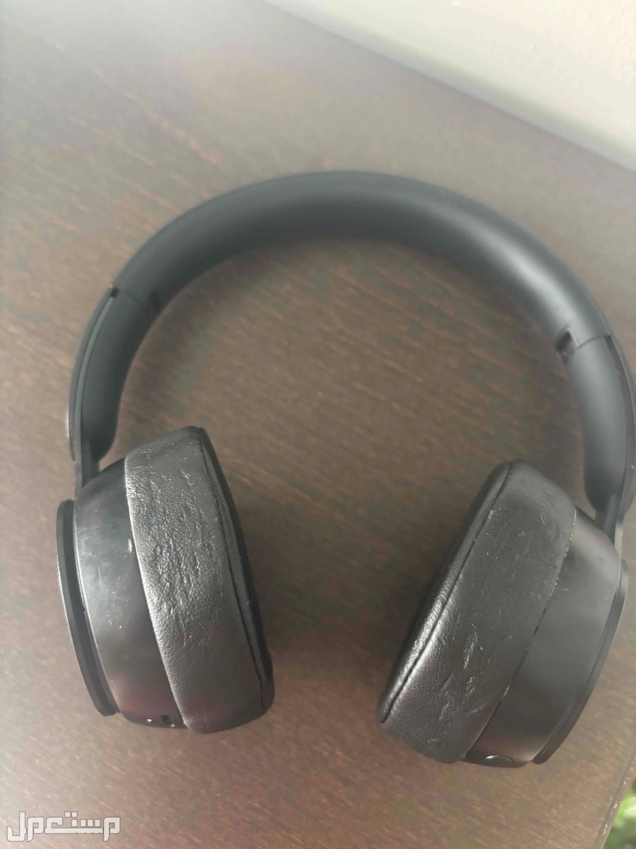 للبيع سماعات بيتس لونها اسود اصلية