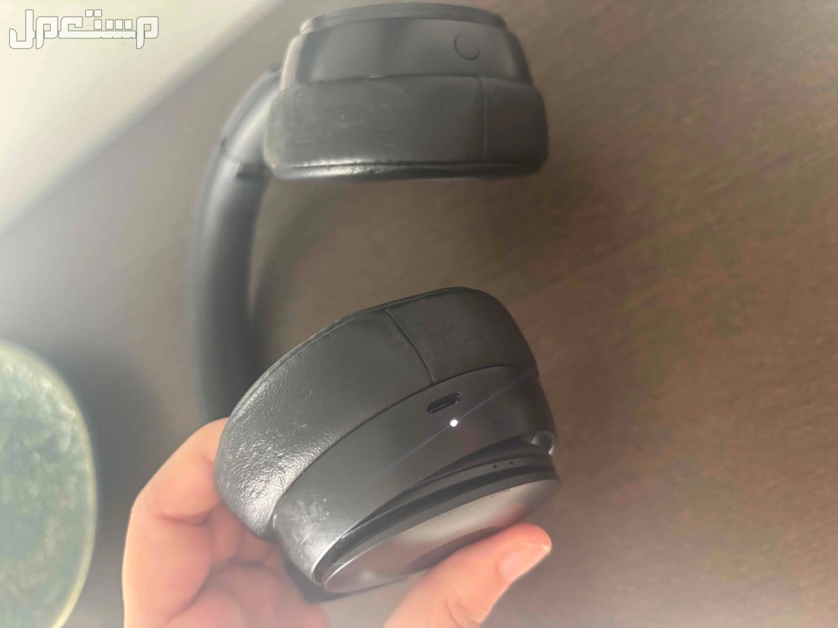 للبيع سماعات بيتس لونها اسود اصلية