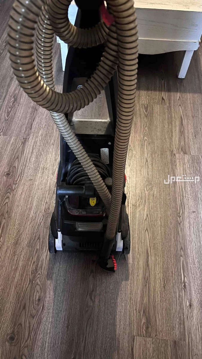 مكنسة كهربائيه لتغسيل السجاد والكنب