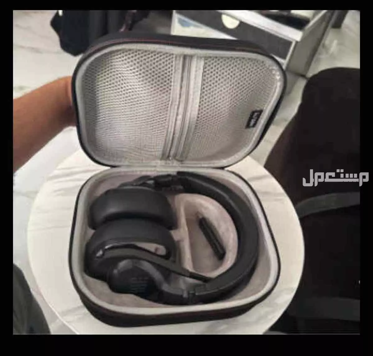 للبيع سماعة جي بي ال JBL كوانتم 800 بسعر 590 ريال نظيفه جداً