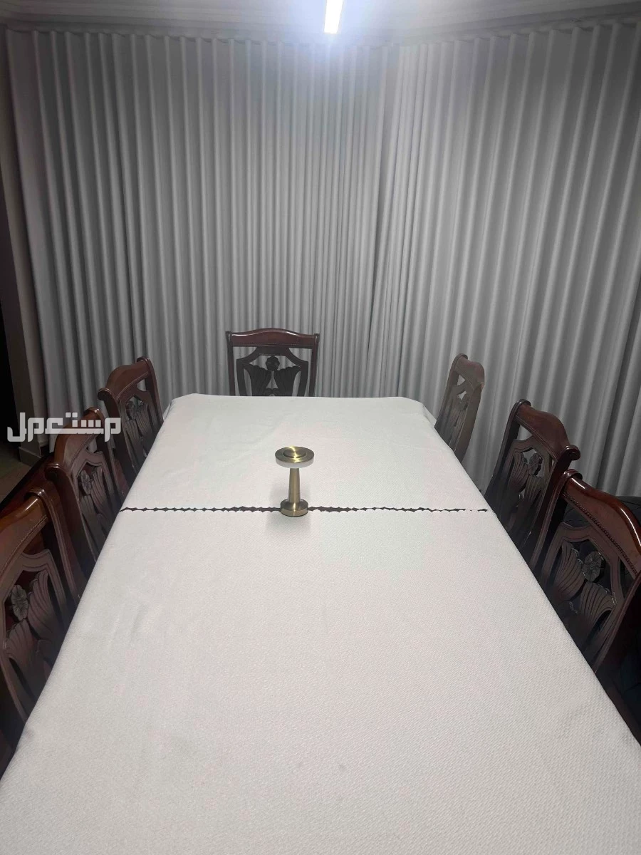 للبيع طاولة طعام  في بريدة مع 7 كراسي