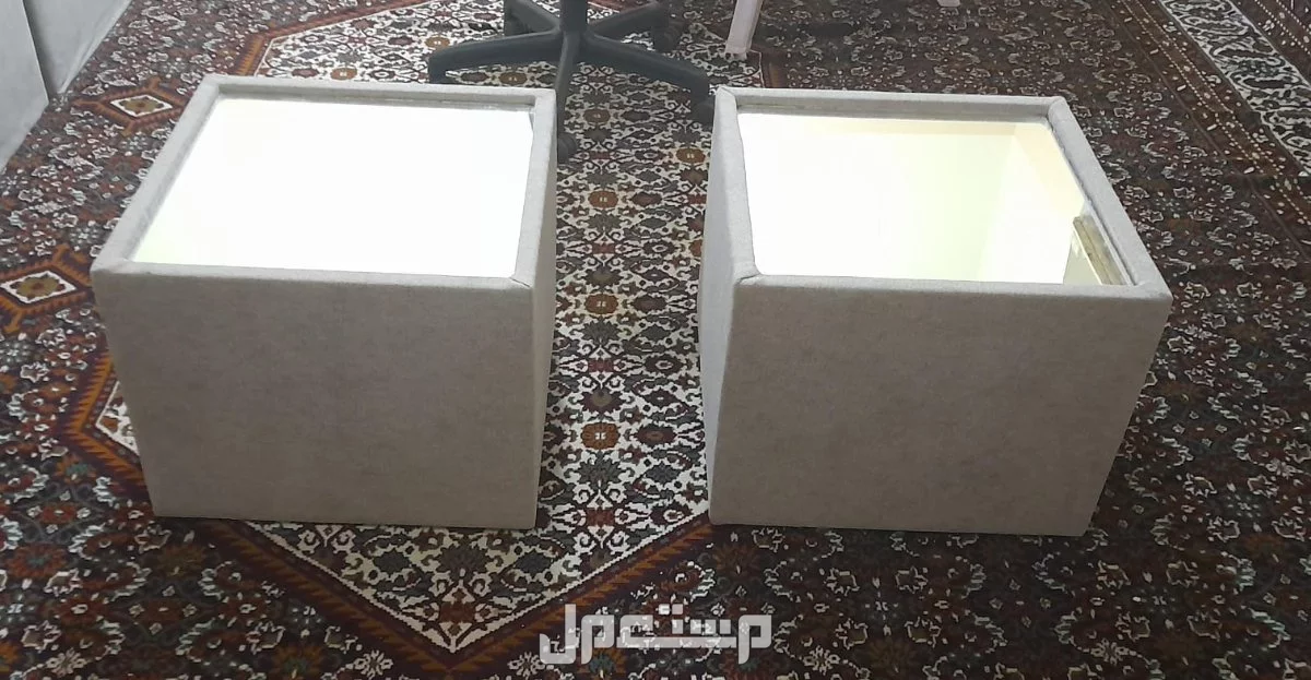 طاولات شبه جديدة للبيع في الدرعية بسعر 100 ريال سعودي