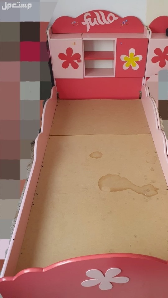 للبيع غرفة نوم بنات كانلة سريرين و خزانة مع درج مع مراية و ديكور مستعمل