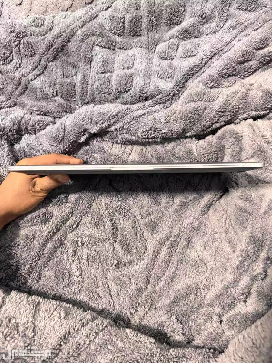 للبيع ماك بوك  اخو الجديد ب سعر1750