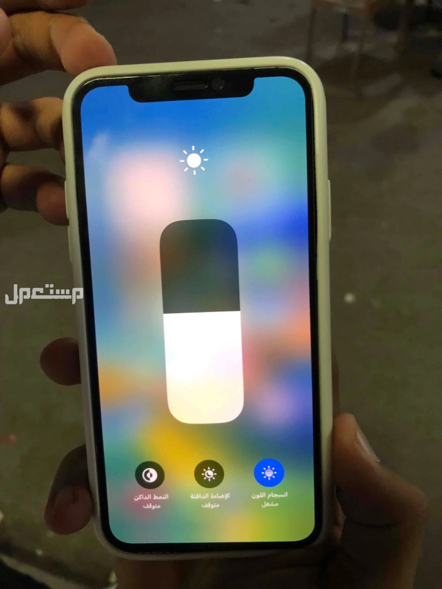 للبيع ماركه ايفون xماركه ابل في محرم بيك بسعر 8ألاف جنيه شاشه نضيفه