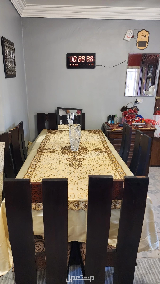 غرفه سفره مودرن كبيره 8 افراد استخدام خفيف بالعباسيه بسعر 30 ألف جنيه مصري