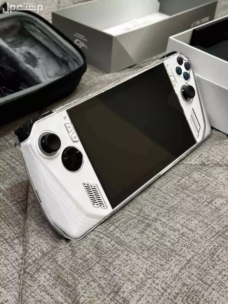 ‏Asus rog ally جهاز بي سي محمول   مساحه الذاكره 512 قيقا ومركب لها ذاكرة إضافيه  خارجية بحجم 512 قيقا مركب لها حمايه شاشه وغلاف خارجي كامل  + شنطه للبي سي اغراضها كامله موجوده  السعر 2400