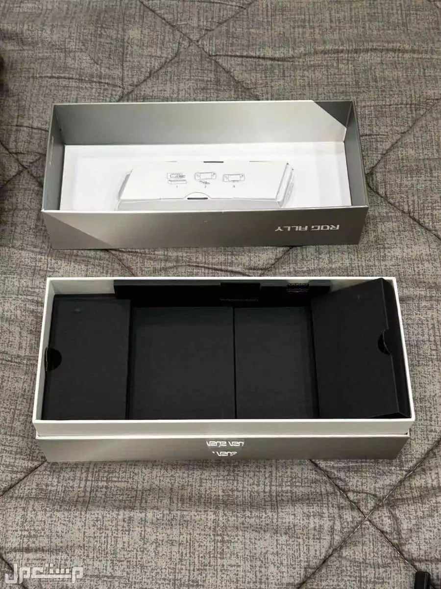 ‏Asus rog ally جهاز بي سي محمول   مساحه الذاكره 512 قيقا ومركب لها ذاكرة إضافيه  خارجية بحجم 512 قيقا مركب لها حمايه شاشه وغلاف خارجي كامل  + شنطه للبي سي اغراضها كامله موجوده  السعر 2400