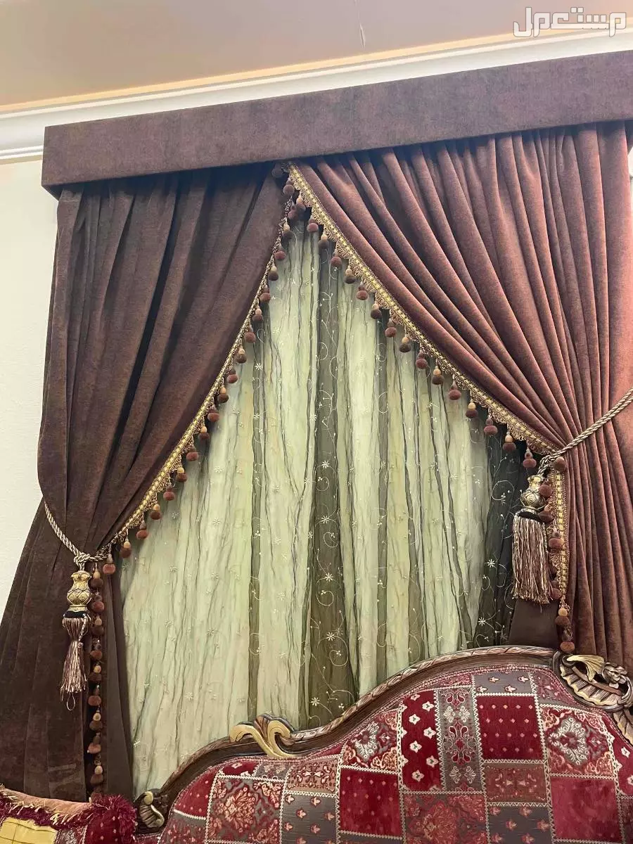 كنب تركي نظيف للبيع المستعجل 2000 في جدة بسعر ألفين ريال سعودي