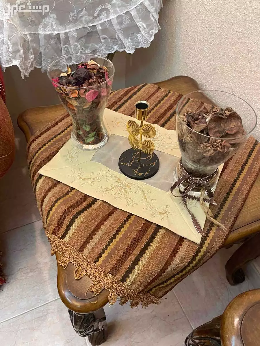 كنب تركي نظيف للبيع المستعجل 2000 في جدة بسعر ألفين ريال سعودي
