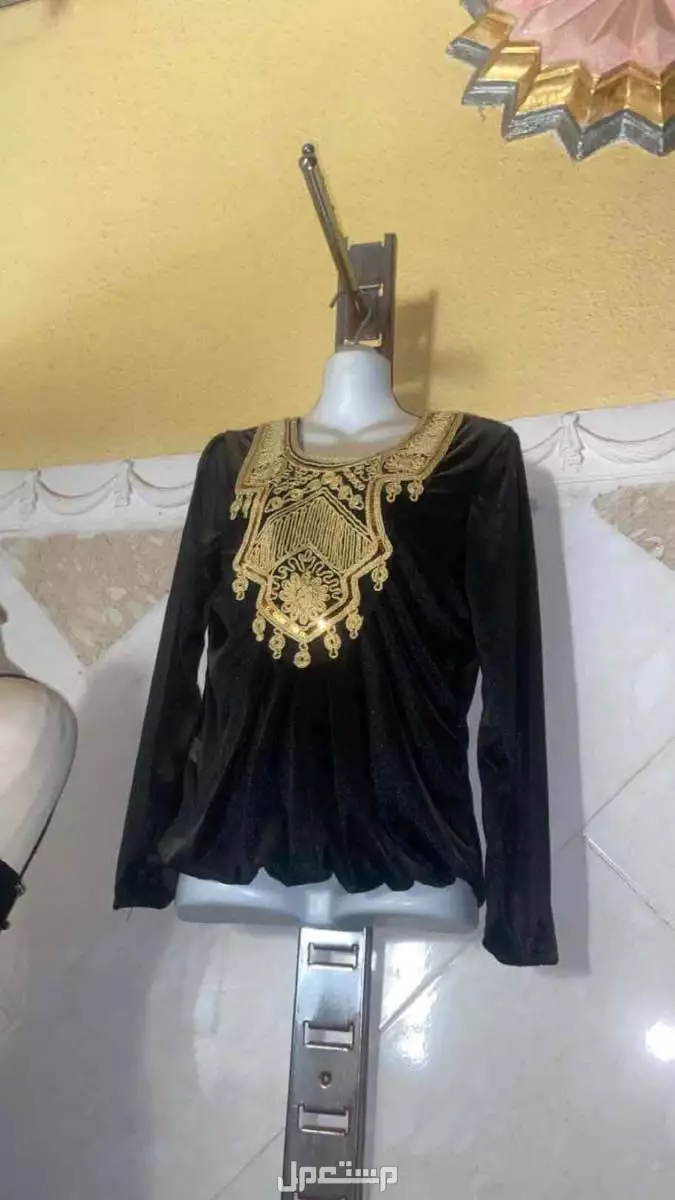 ملابس وساعات وعطورات في صامطة بسعر ألفين ريال سعودي