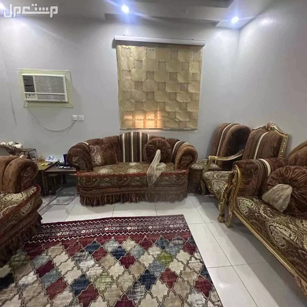 كنب يكفي 12 شخص مع ستاره سبب البيع بذا سعر لاني مستعجل الله يبارك للي ياخذه فرصه