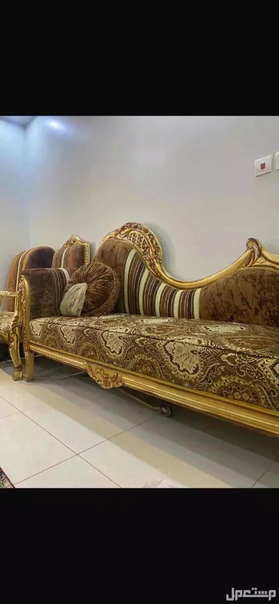 كنب يكفي 12 شخص مع ستاره سبب البيع بذا سعر لاني مستعجل الله يبارك للي ياخذه فرصه