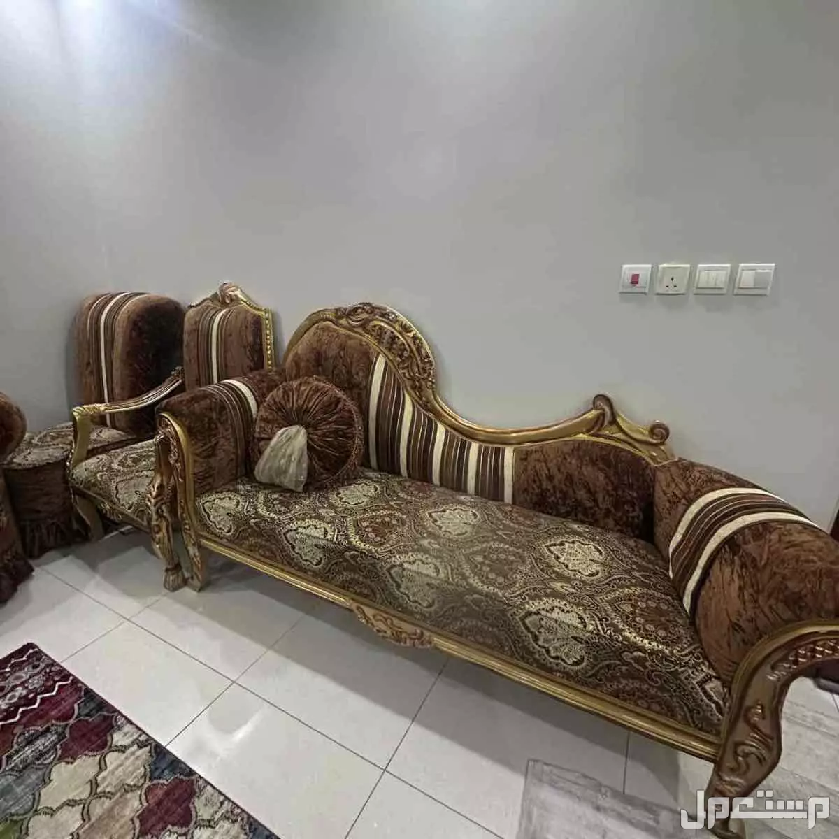 كنب يكفي 12 شخص مع ستاره سبب البيع بذا سعر لاني مستعجل الله يبارك للي ياخذه فرصه