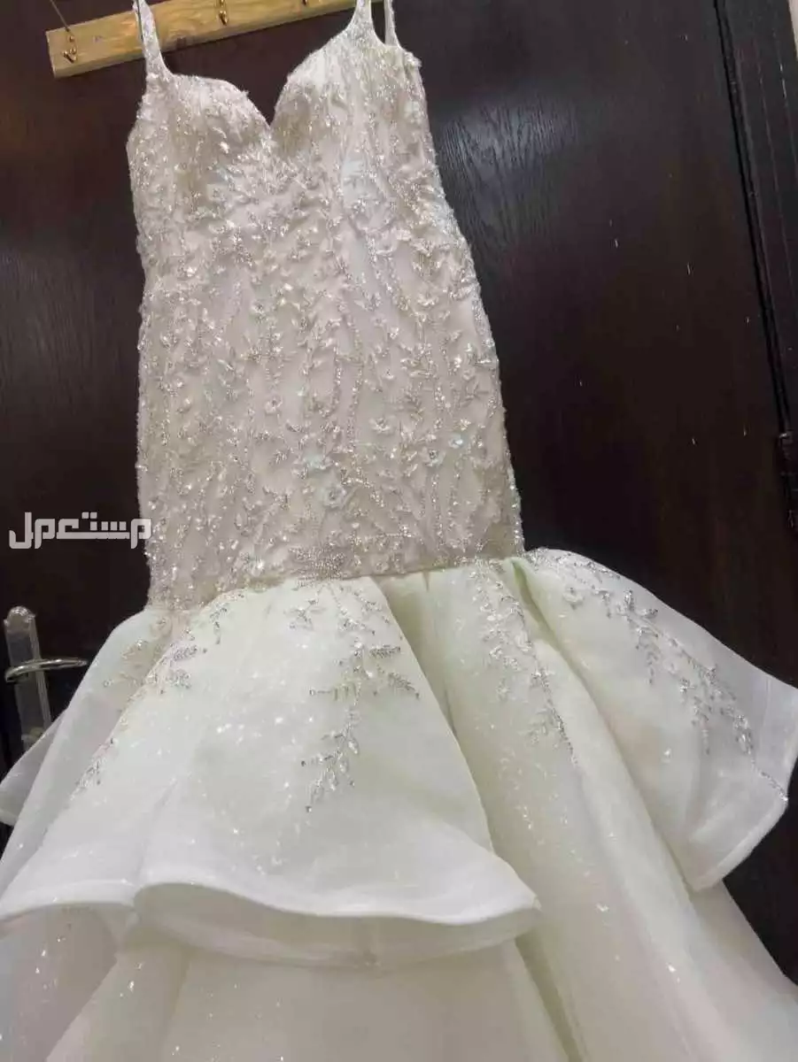 فستان زفاف في مكة بسعر 1300 ريال سعودي