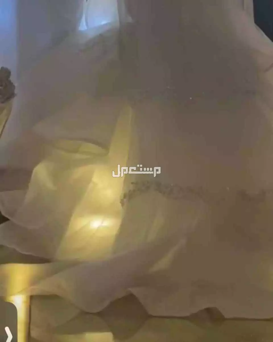 فستان زفاف في مكة بسعر 1300 ريال سعودي