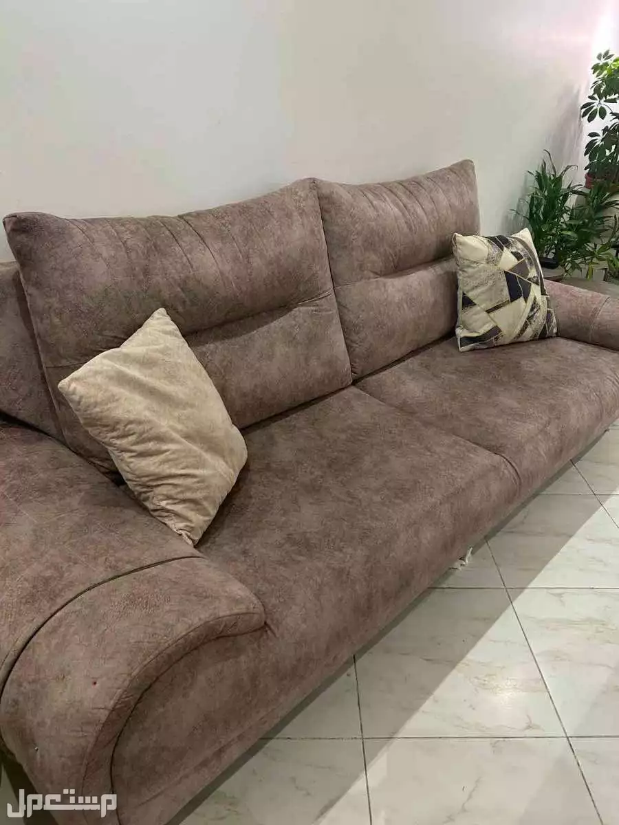 للبيع كنب نظيف ومستعل ب1500﷼ قابل للتفاوض