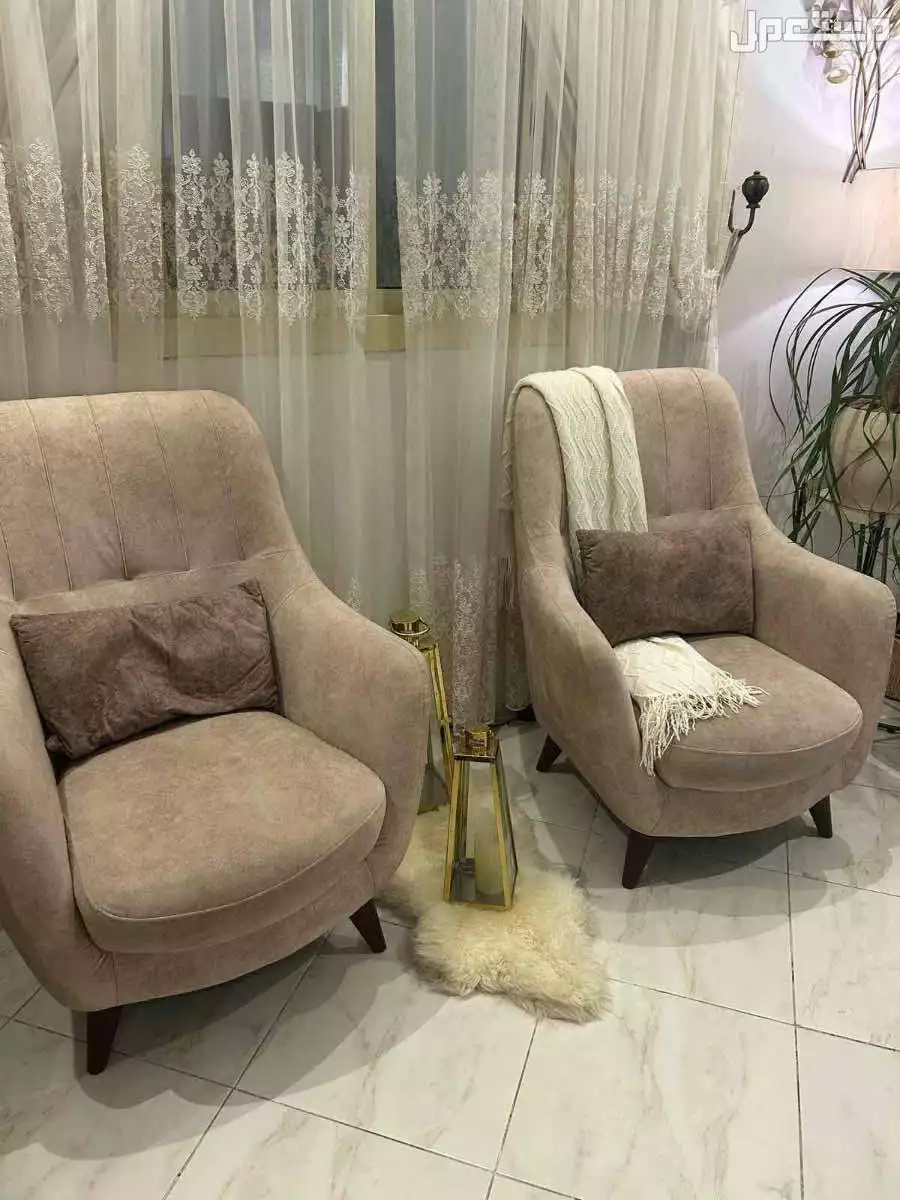 للبيع كنب نظيف ومستعل ب1500﷼ قابل للتفاوض