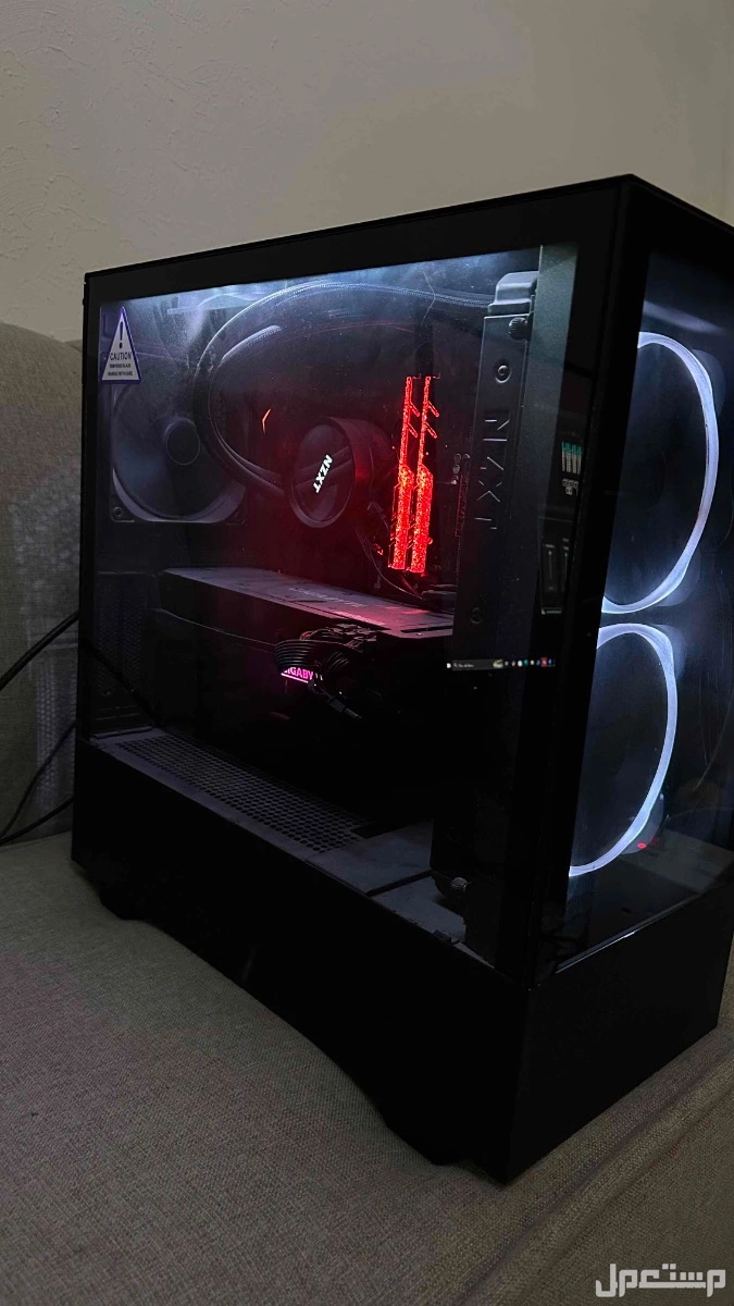 pc مع شاشة ألعاب+ماوس وكيبورد  في الرياض