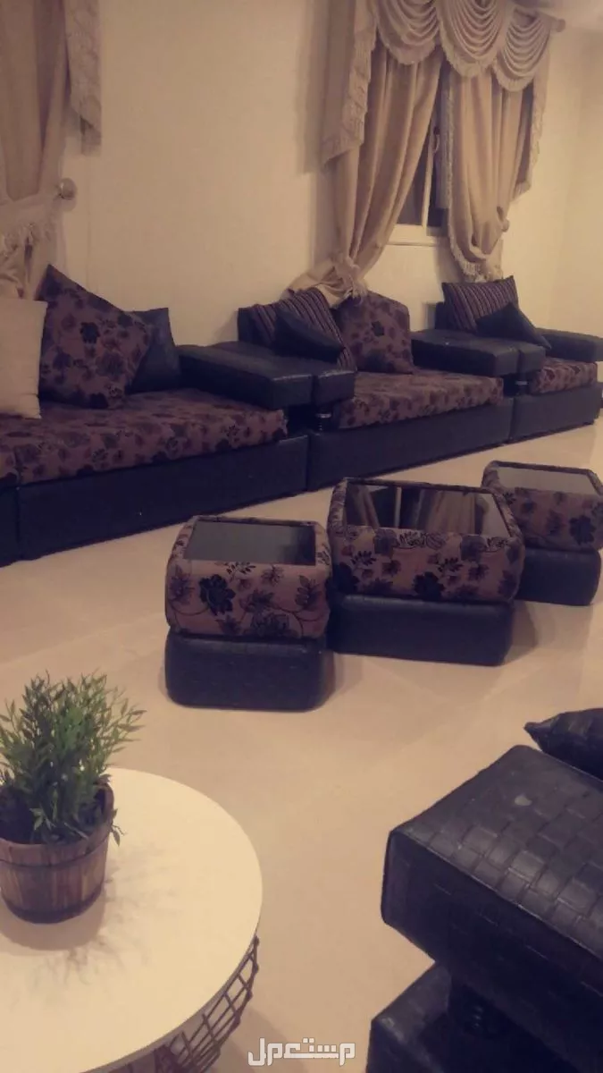 كنب مجلس تفصيل تركي بحالة جيدة في أبها