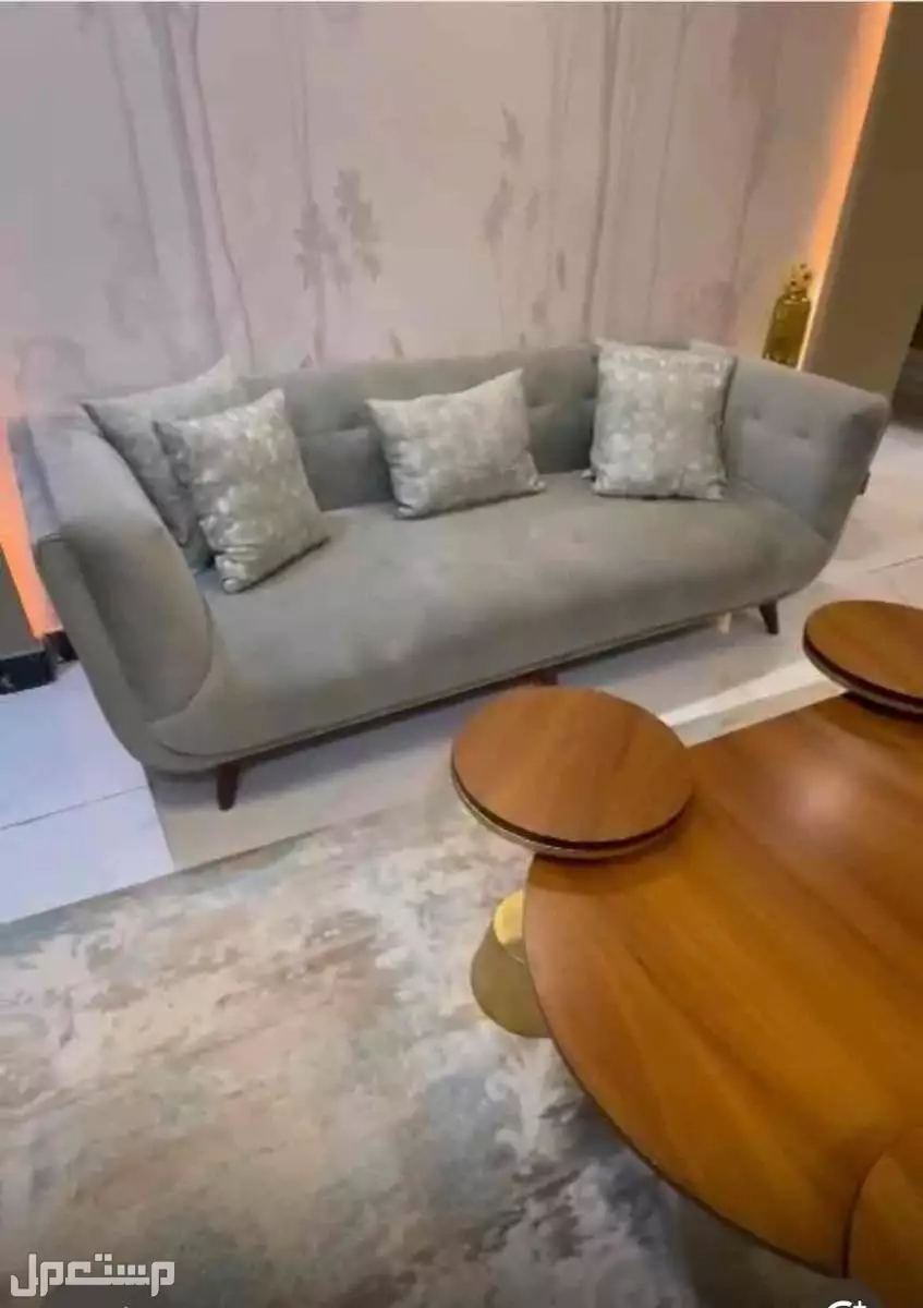 كنب للبيع نظيف ماله سنه تم تفصيله ولا يوجد اي ملاحظات