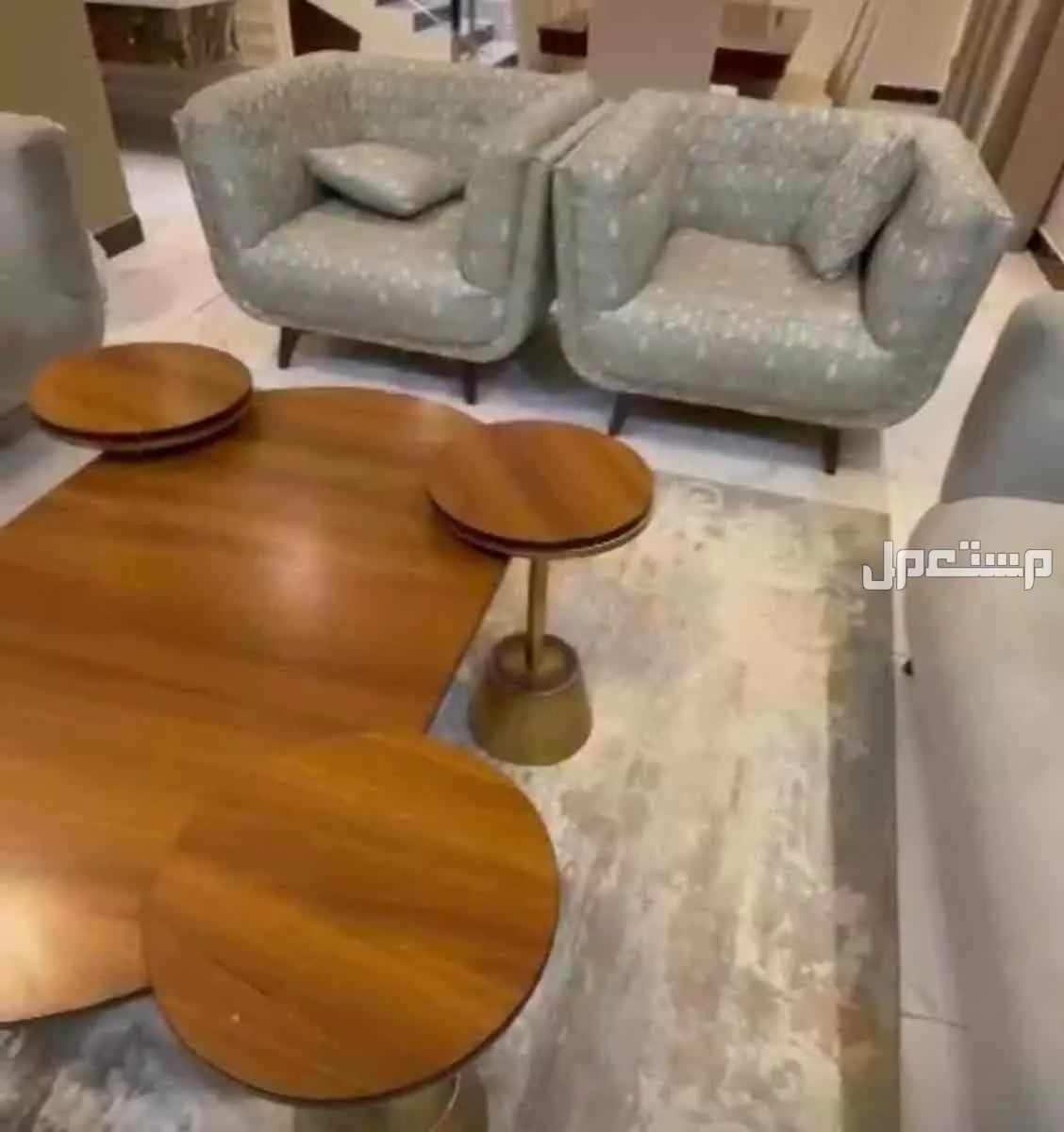 كنب للبيع نظيف ماله سنه تم تفصيله ولا يوجد اي ملاحظات