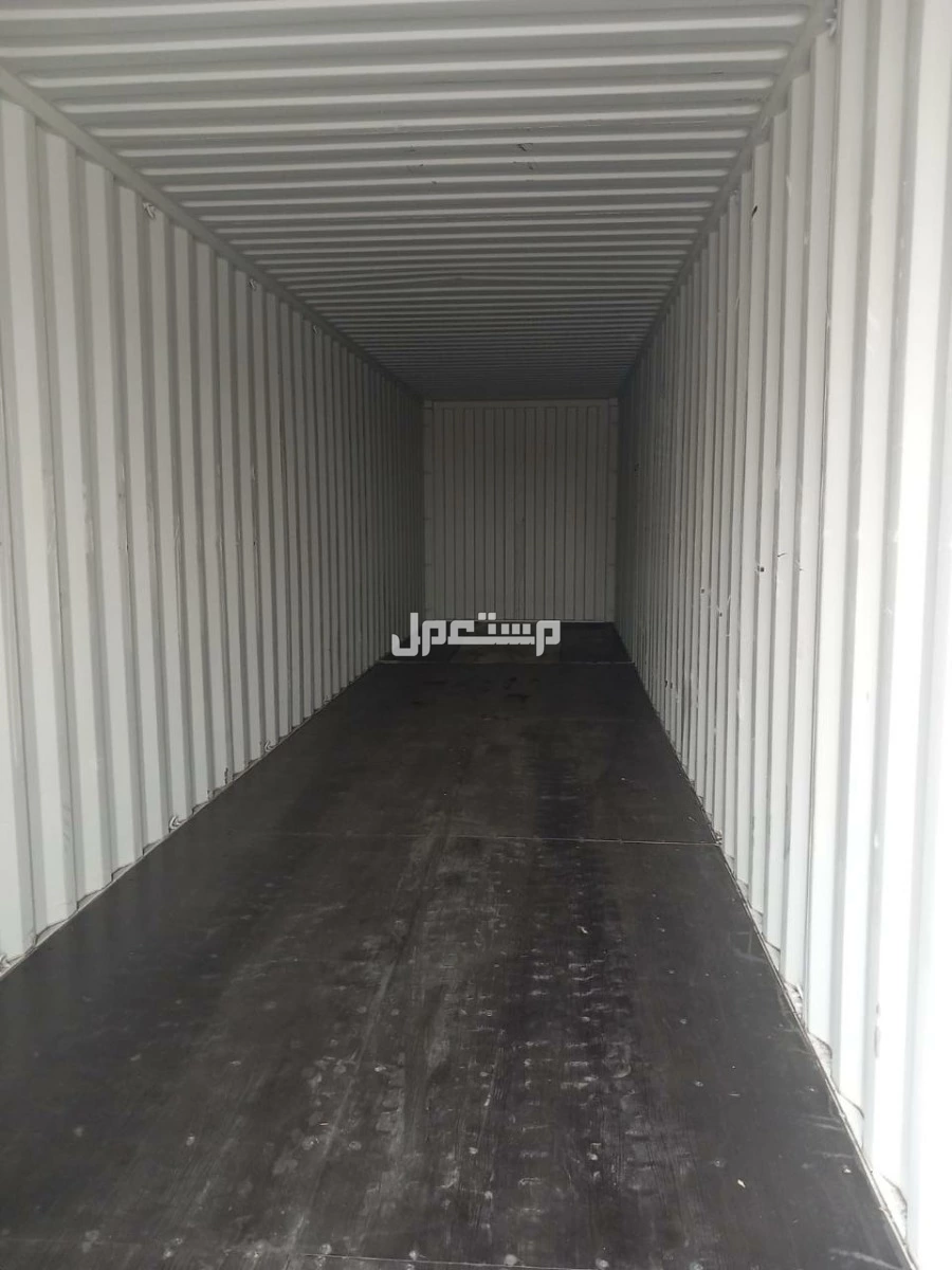 حاويات مقاس 40 قدم و 20 قدم للبيع في الرياض