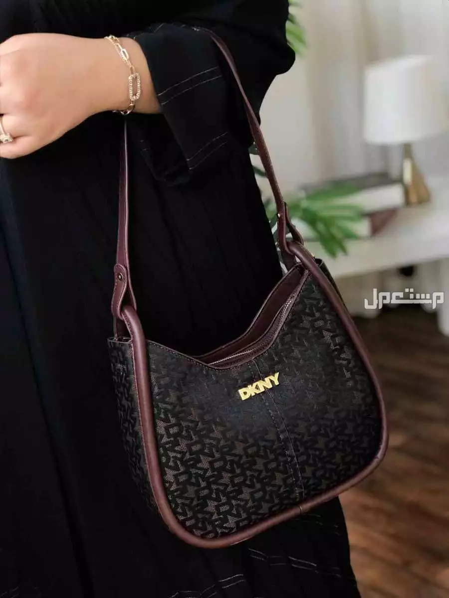 شنط ماركة دكني درجة اولي حجمين