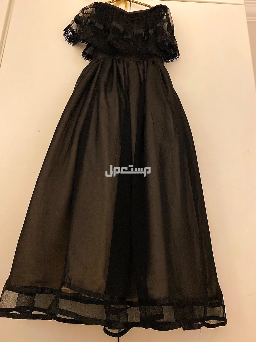 فستان أسود حليبي فخم بنفشة راقية تبرز فخامتك✨