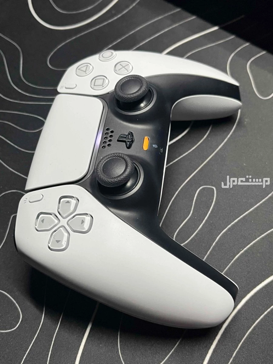 للبيع يد سوني 5 جديده ونظيفه جدا