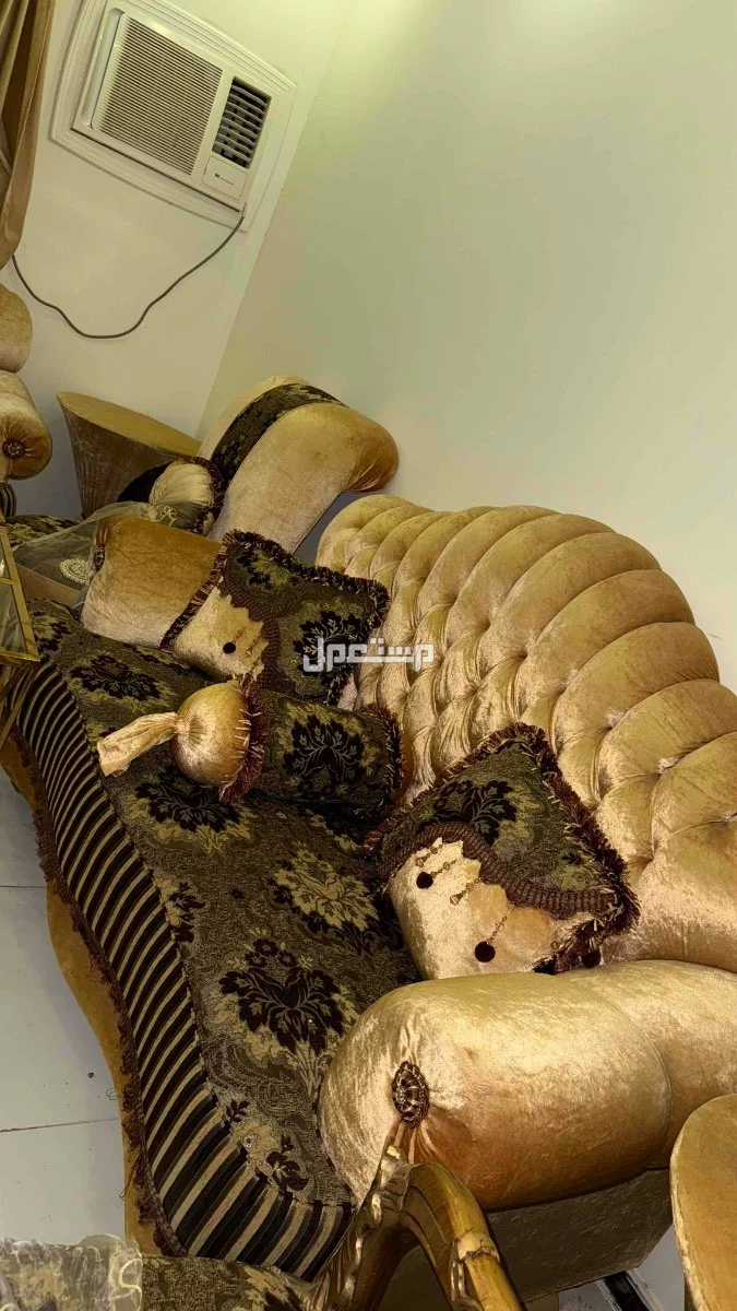 كنب للبيع السعر عليكم في جدة بسعر 300 ريال سعودي