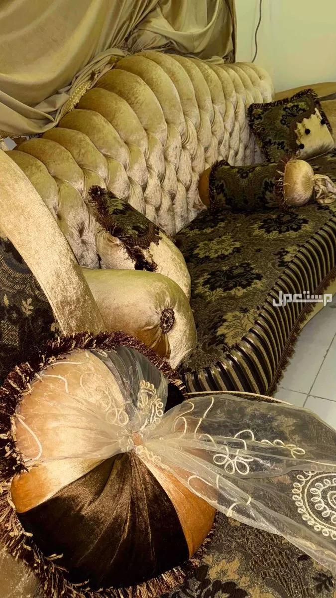 كنب للبيع السعر عليكم في جدة بسعر 300 ريال سعودي