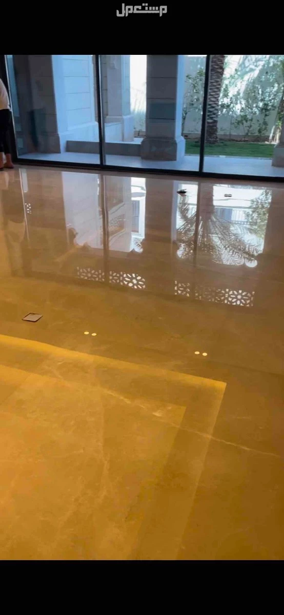 جلي وتلميع كافه انواع رخام وبلاط وسراميك وحجر  بسعر يبدء من 15 ريال لمتر مربع مع كرستال