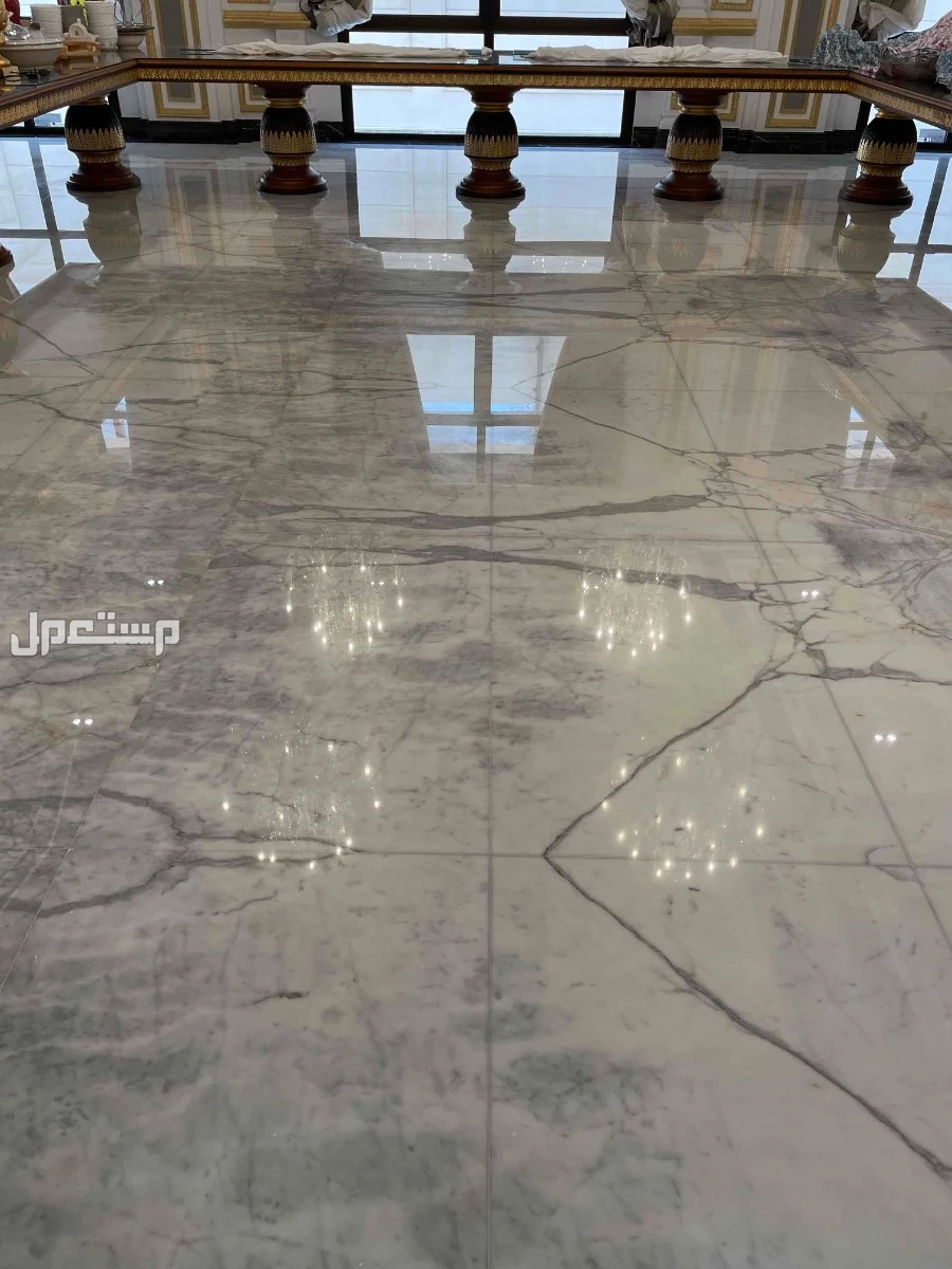 جلي وتلميع كافه انواع رخام وبلاط وسراميك وحجر  بسعر يبدء من 15 ريال لمتر مربع مع كرستال