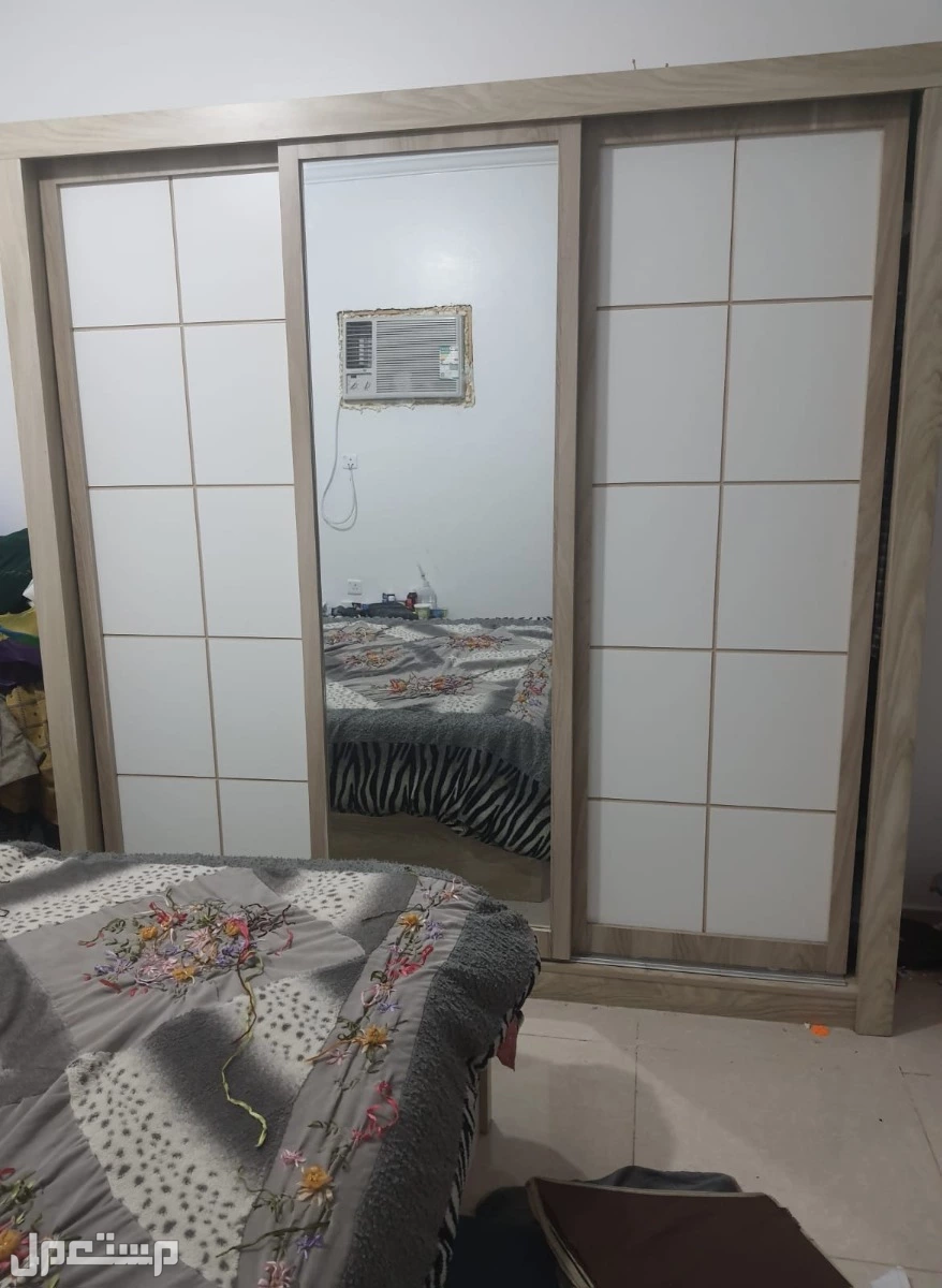 غرفة نوم فخمة كاملة بحالة ممتازة